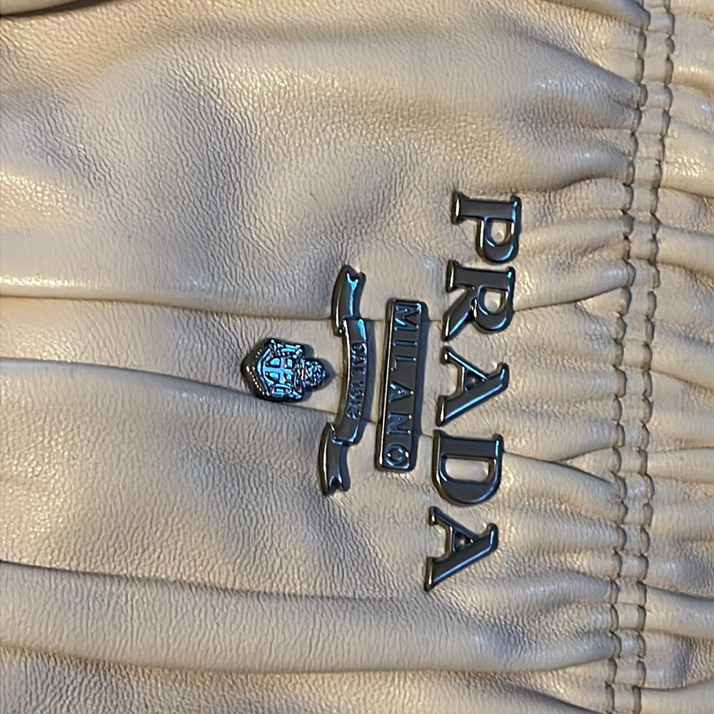 Pre-loved Prada Nappa Gaufre’ ECRU’ Satchel Two Way Bag - Picture 3 of 17